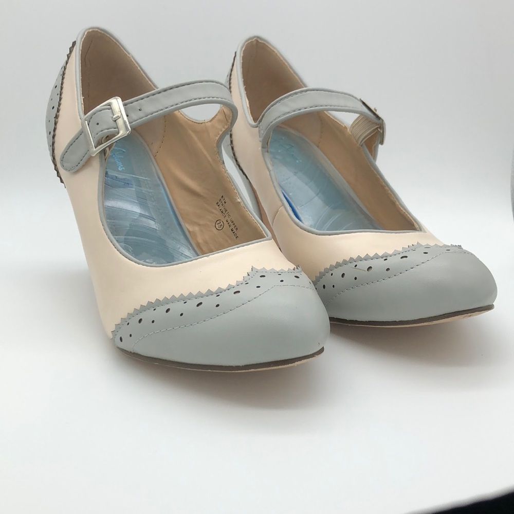 Shoes size 7.5